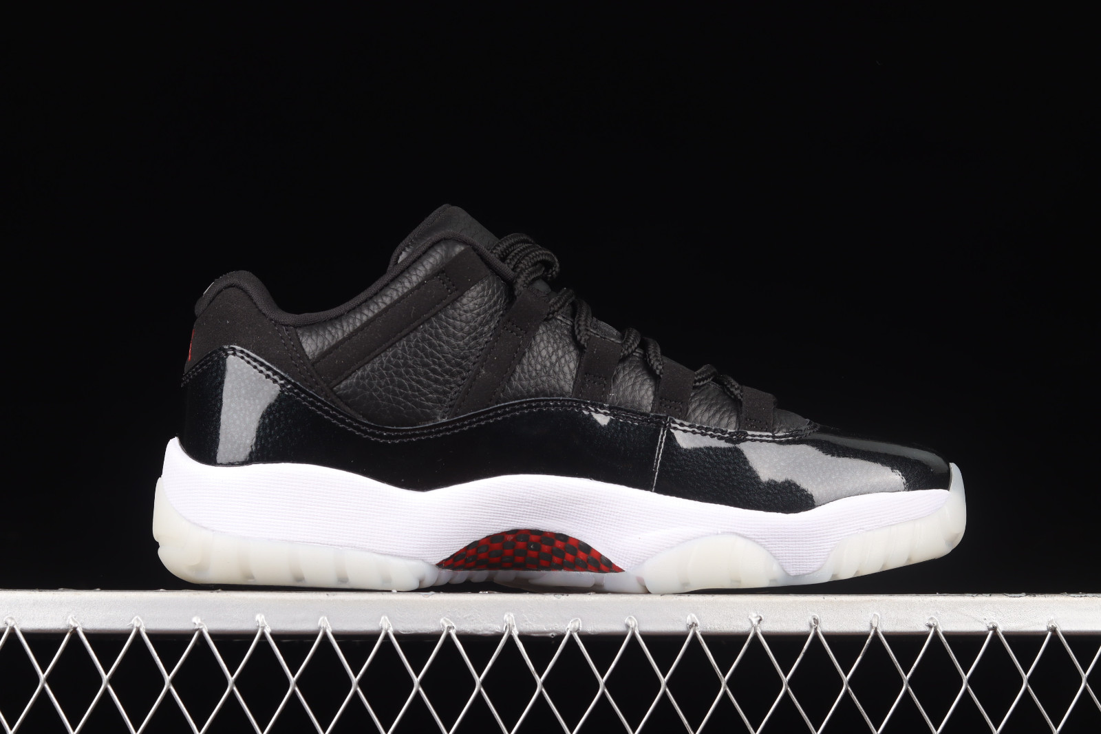 Air Jordan 11 Low “72-10”